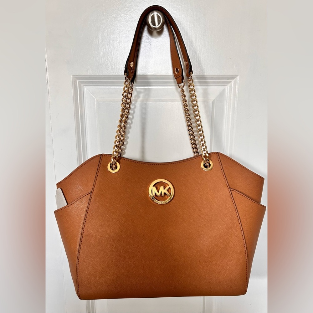 Micheal Kors purse